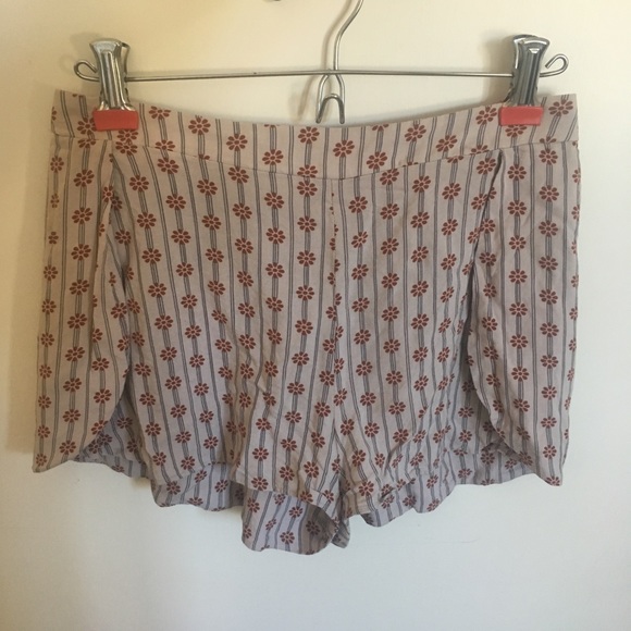 Soft beach shorts - Picture 3 of 7